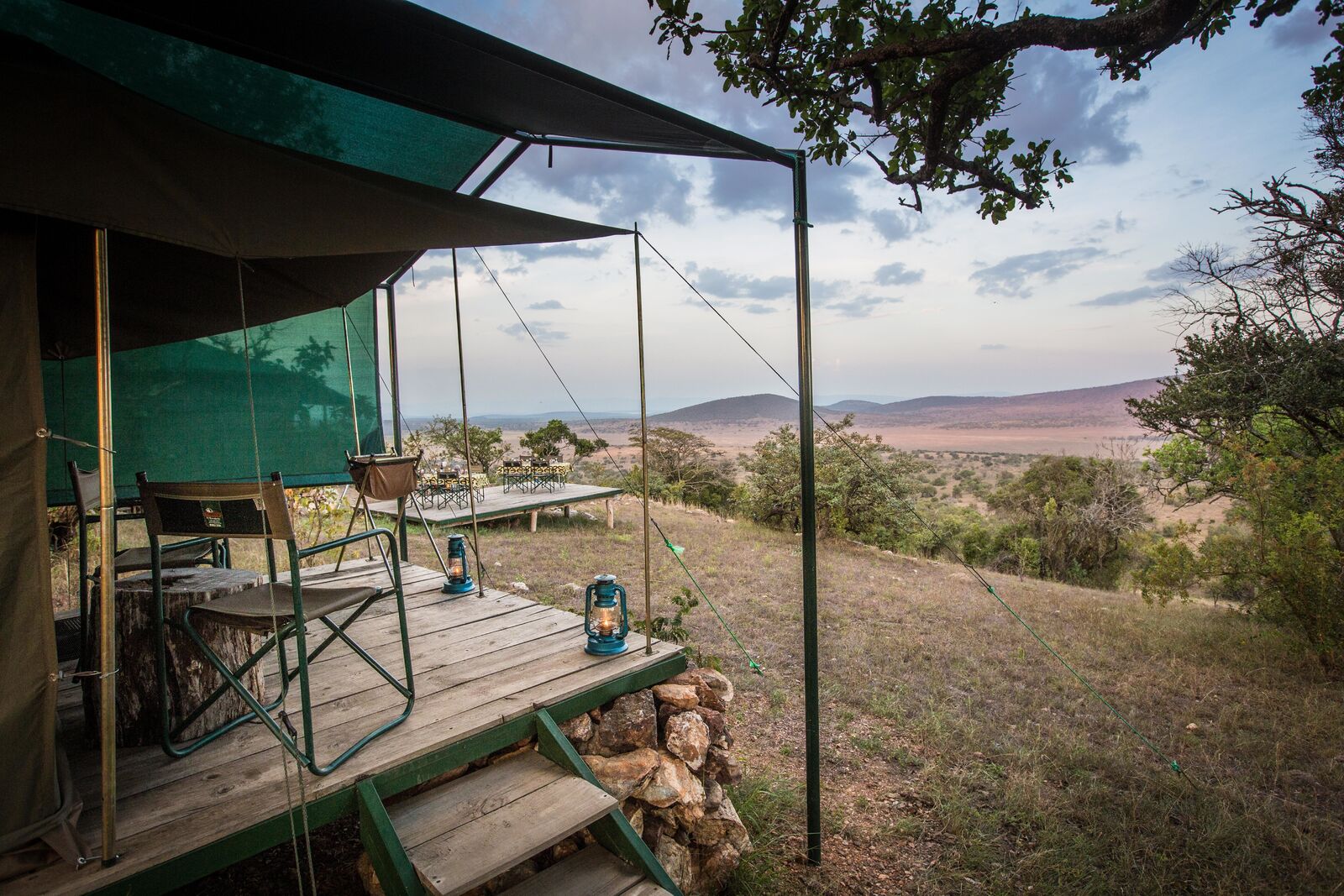 Karenge Bush Tent overlooking the mountains